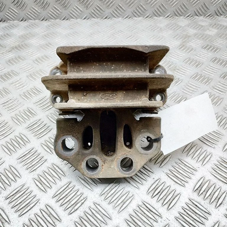 Engine mount bracket GK216F012CC