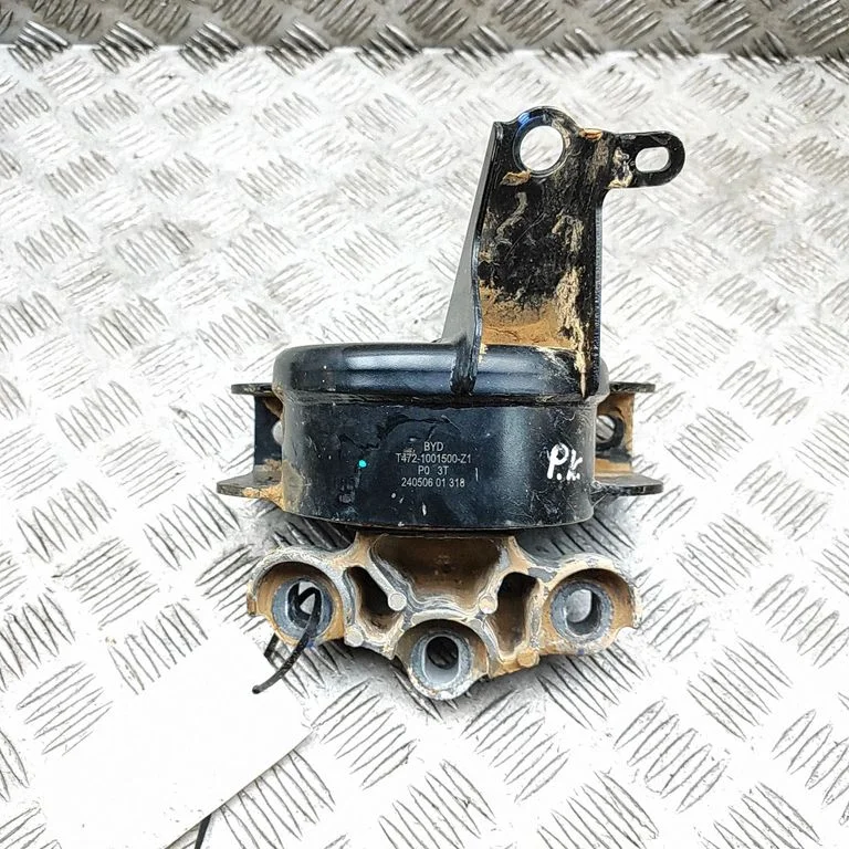 Engine mount bracket T4721001500A