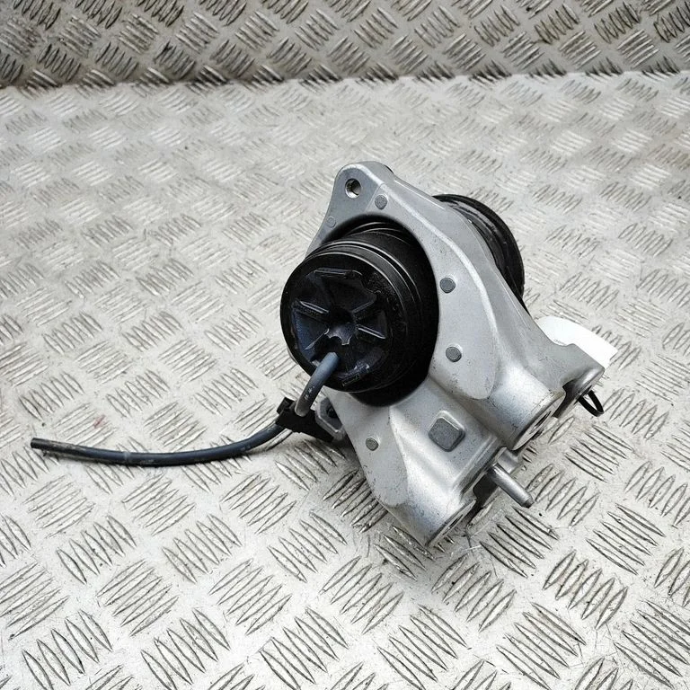 Engine mount bracket 1236211330
