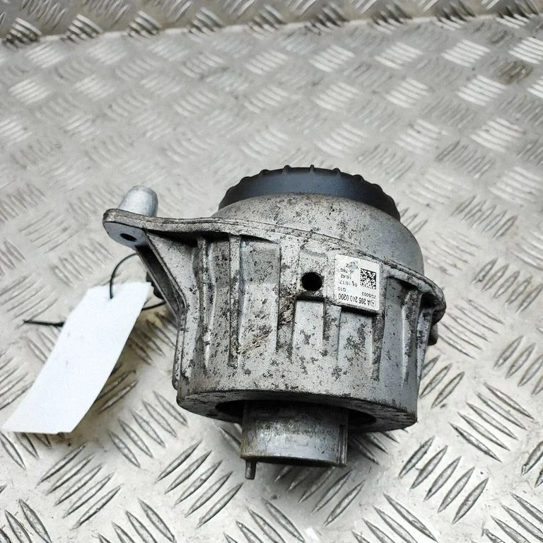 Dzinēja spilvens – Mercedes-Benz C klase W205 (2014-2021)