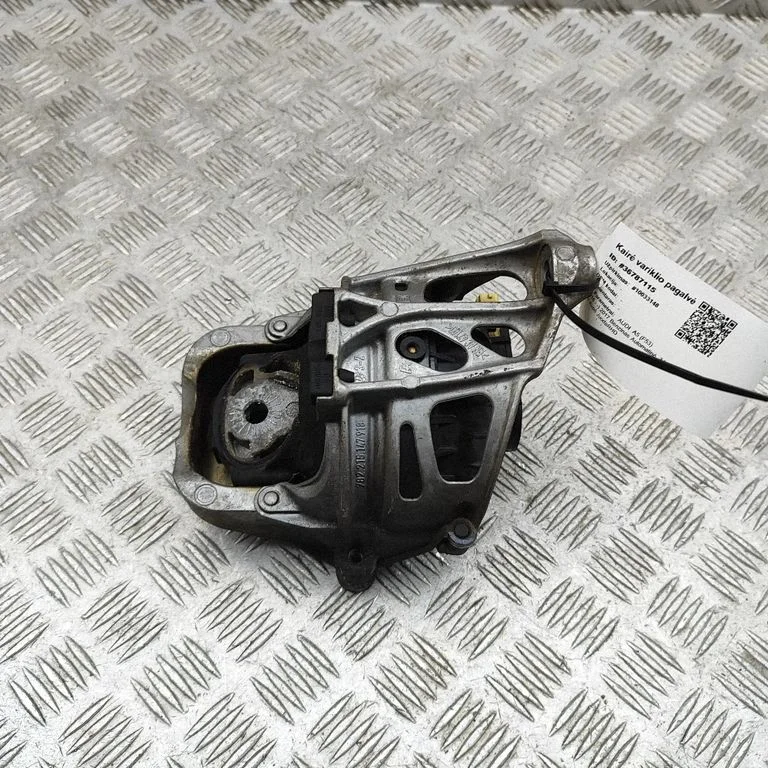 Engine mount bracket 4M0199371FG