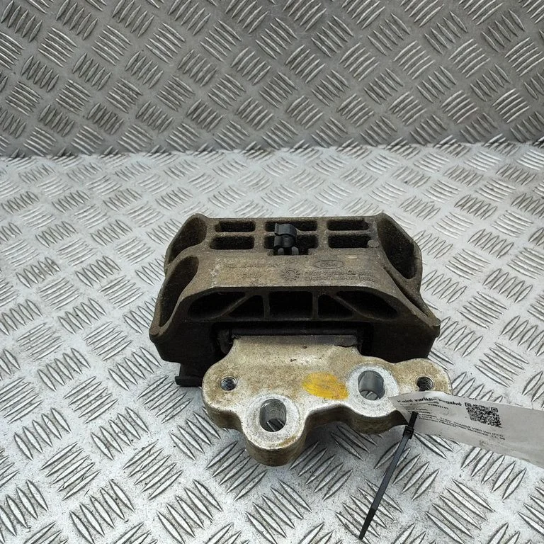 Engine mount bracket GK217M124AG