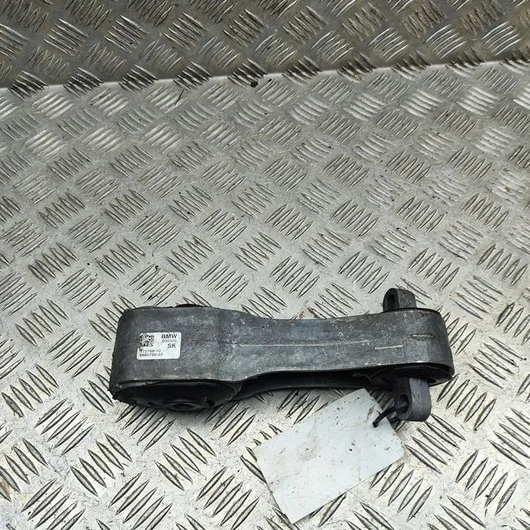 Engine mount bracket 6885788