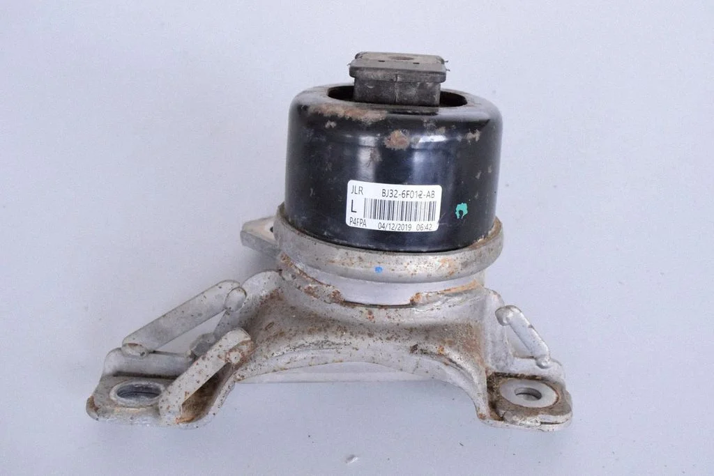 Dzinēja spilvens BJ326F012AB