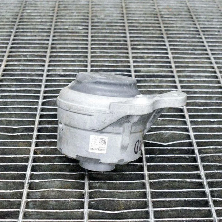 Dzinēja spilvens A2052407900