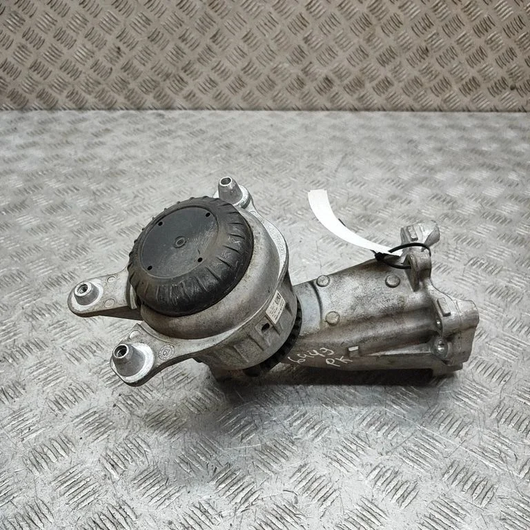 Engine mount bracket A2742234600