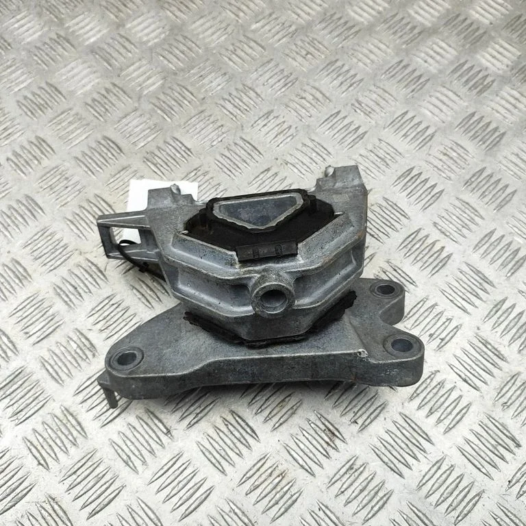 Dzinēja spilvens A0000R01