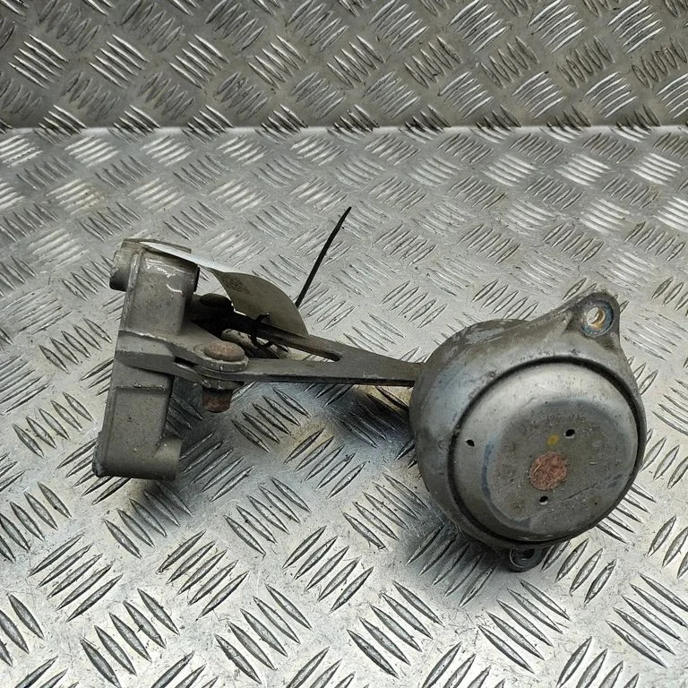 Engine mount bracket 98737520601
