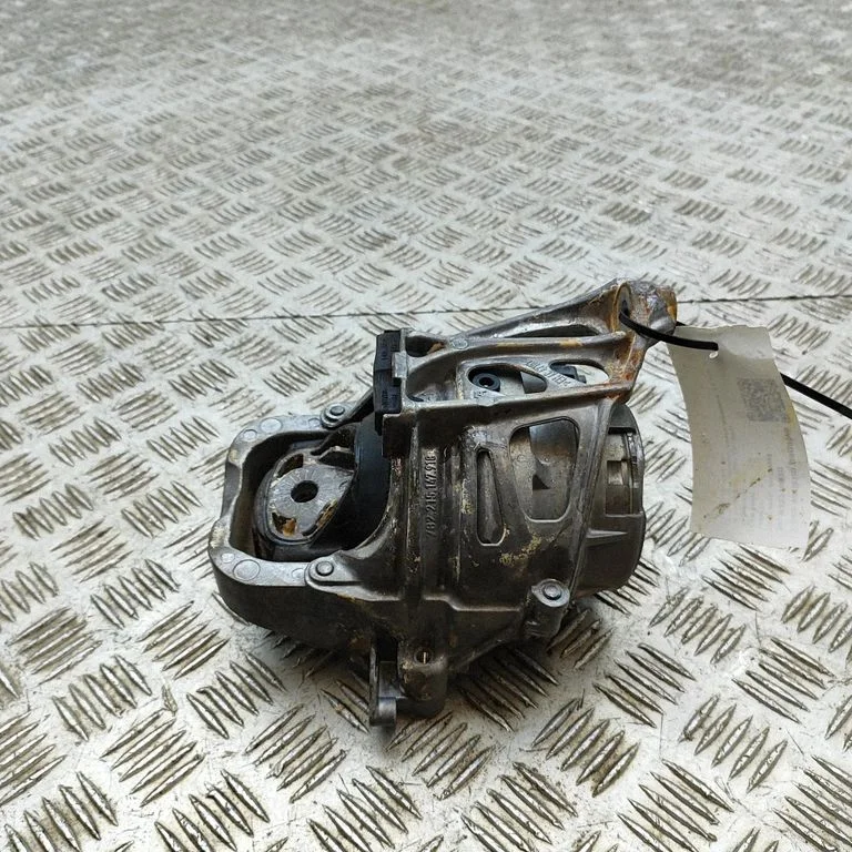 Dzinēja spilvens – Audi RS Q8 (2019-)