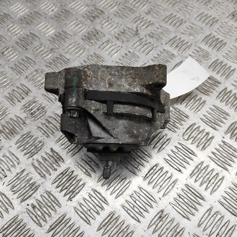 Dzinēja spilvens 6859412