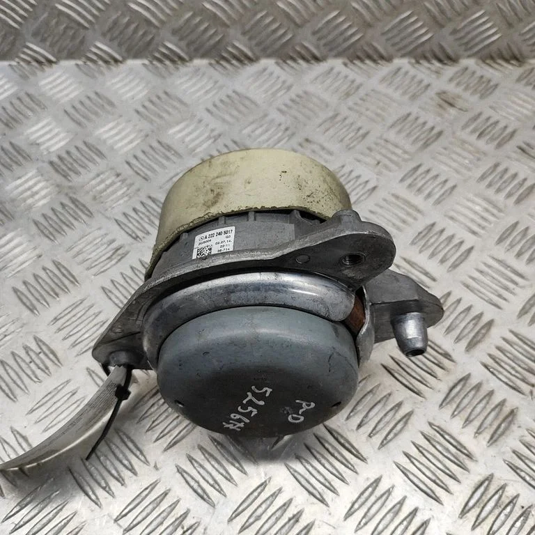 Engine mount bracket A2222405017