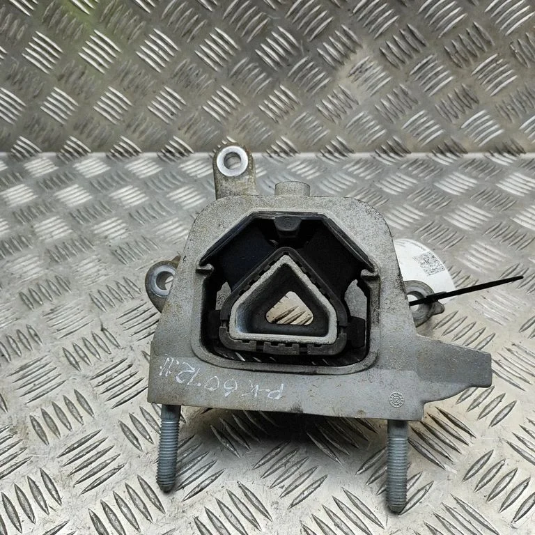 Dzinēja spilvens 9826551380