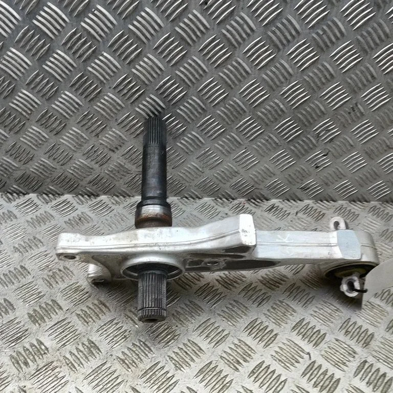 Engine mount bracket 9J1199181A