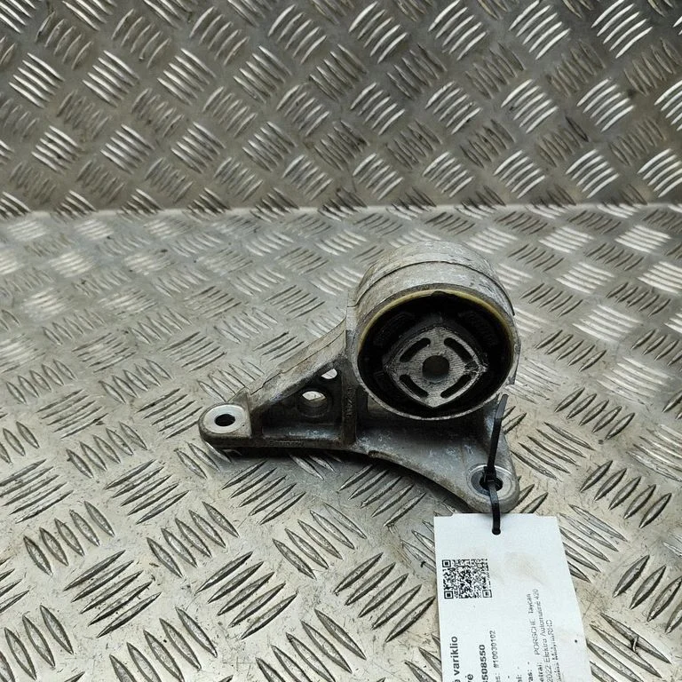 Engine mount bracket 9J1226A