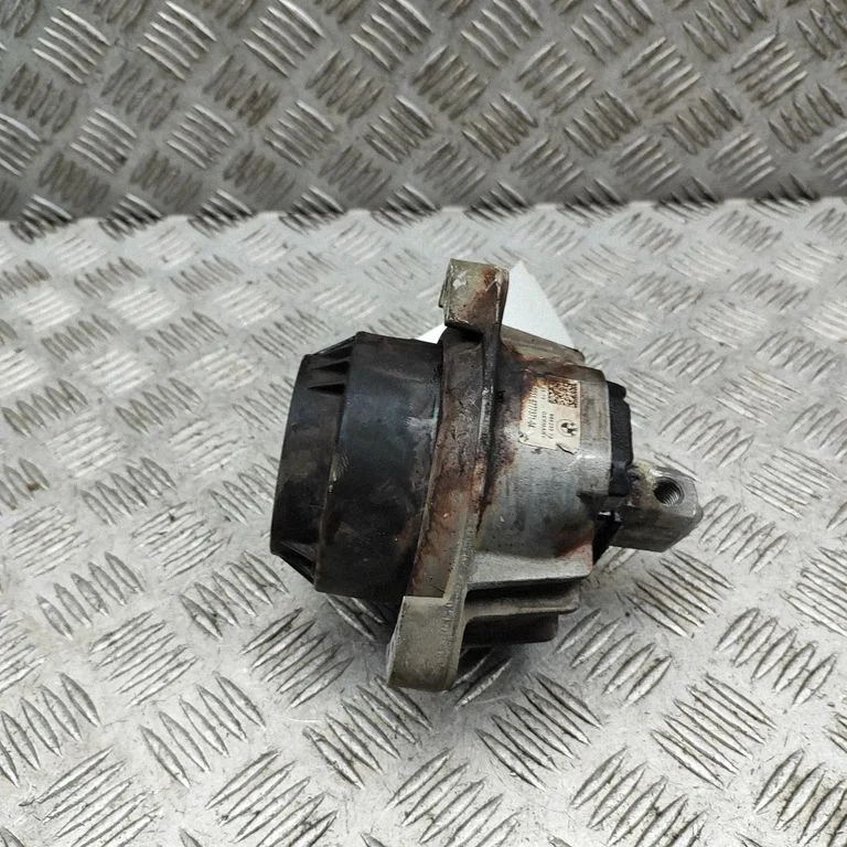 Engine mount bracket – BMW 6 Series F12 F13 (2010-2018)