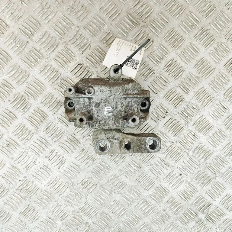 Dzinēja spilvens 1K0199262CB