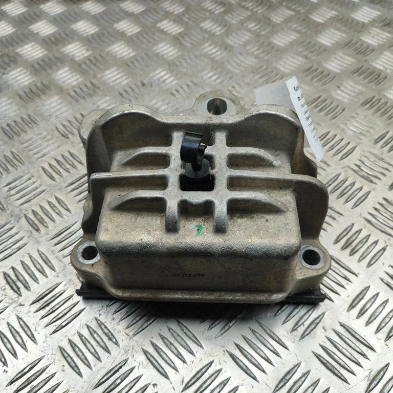 Engine mount bracket GK217M124AE