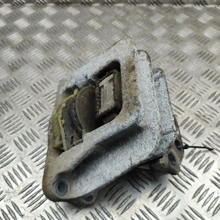 Engine mount bracket GK216F012CC