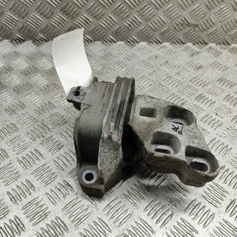 Engine mount bracket – Mercedes-Benz A-Class W176 (2012-2018)