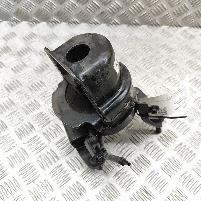 Engine mount bracket – Toyota Camry VIII XV70 (2017-2024)