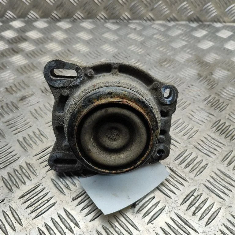 Dzinēja spilvens GK316A002AC