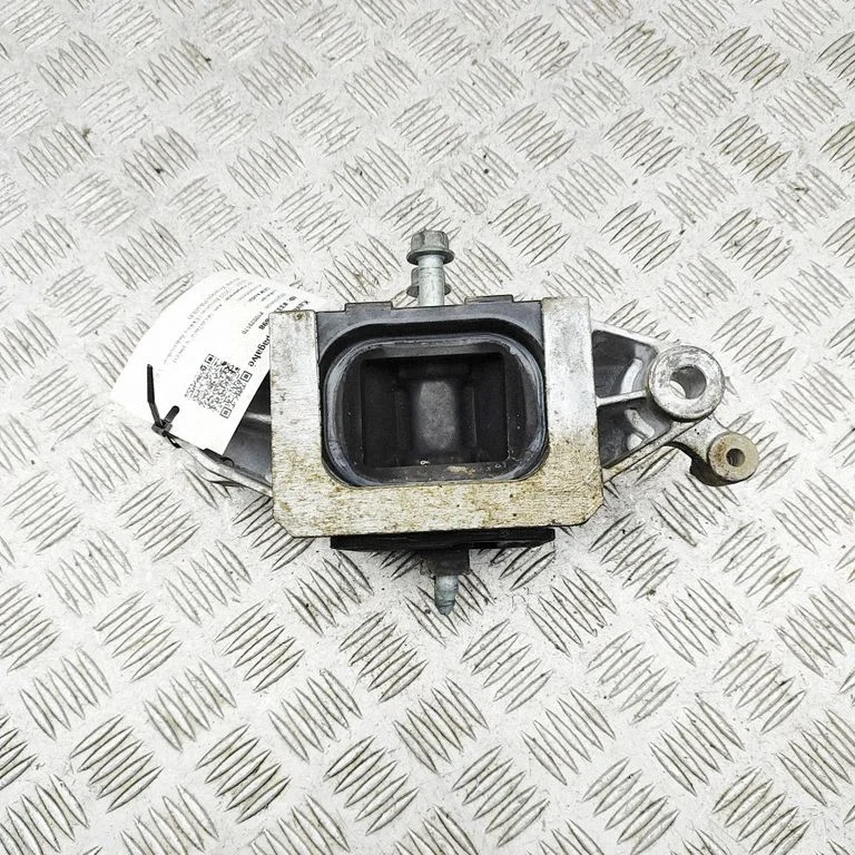 Engine mount bracket 21830N9640