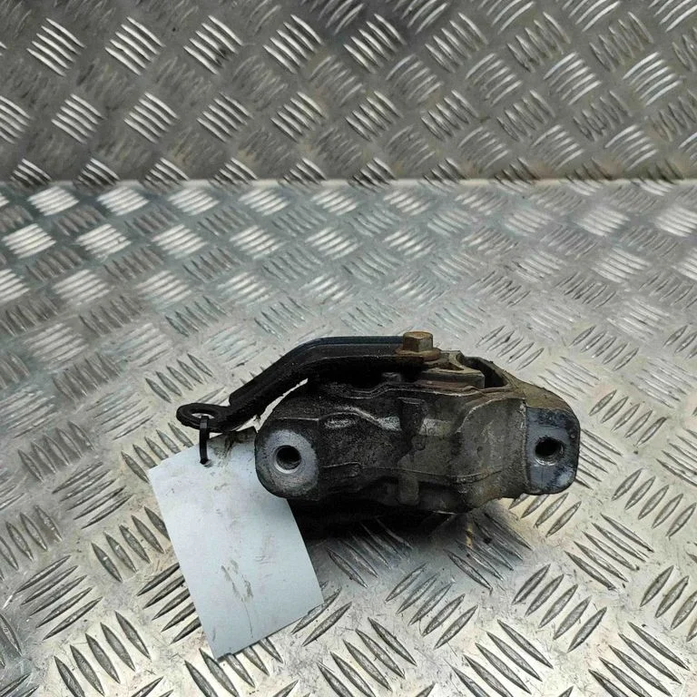 Dzinēja spilvens – Volvo V70 (2014-2016)