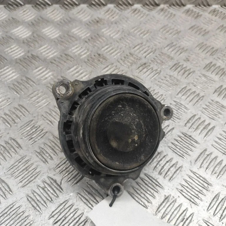 Dzinēja spilvens 6856406