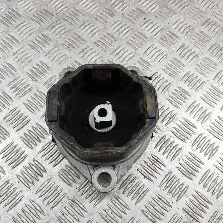 Dzinēja spilvens 31686296