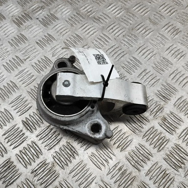 Engine mount bracket – Peugeot 3008 III (2023-)