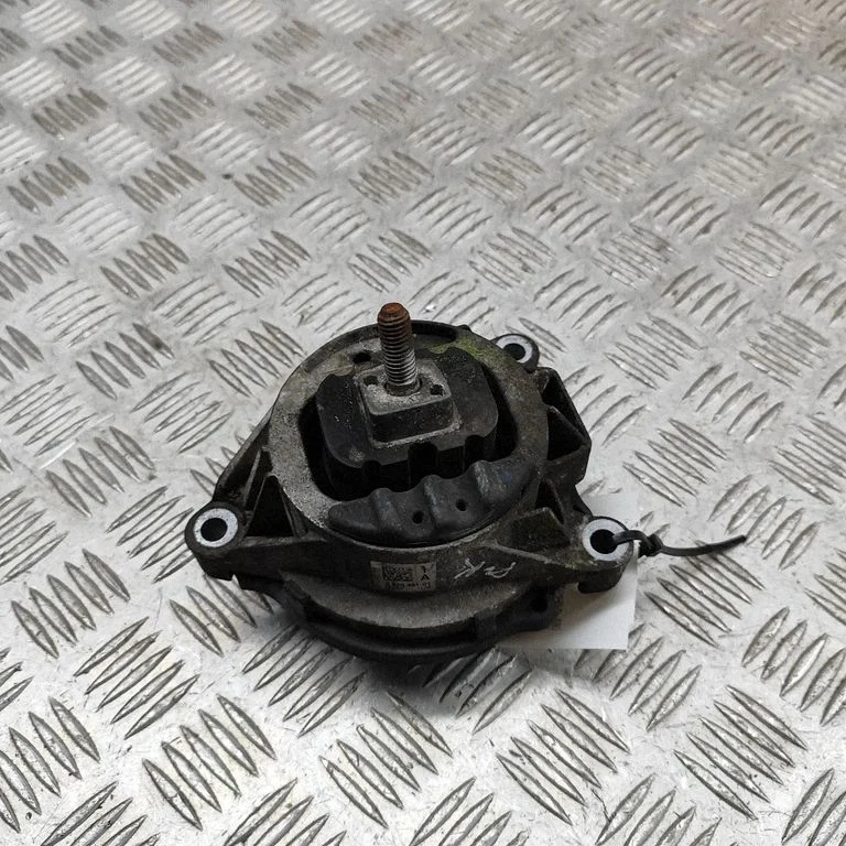 Engine mount bracket 6850481