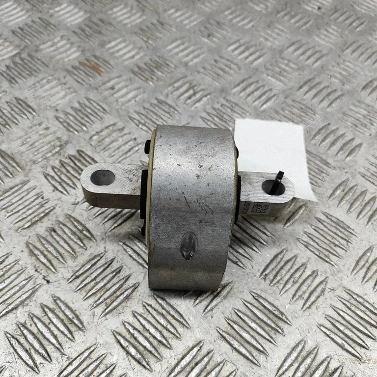 Engine mount bracket 9J1399111C