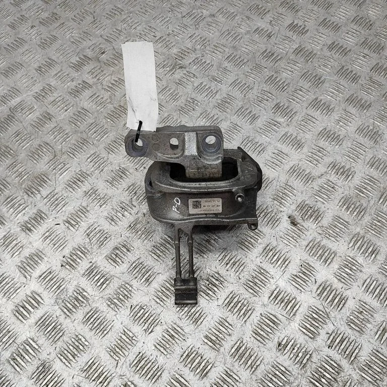 Engine mount bracket 2Q0199262BN