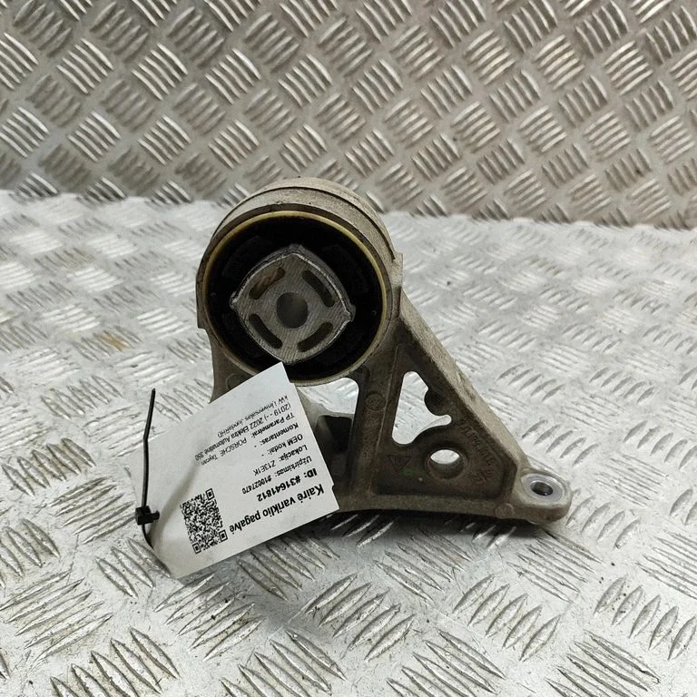 Engine mount bracket 9J1199161B