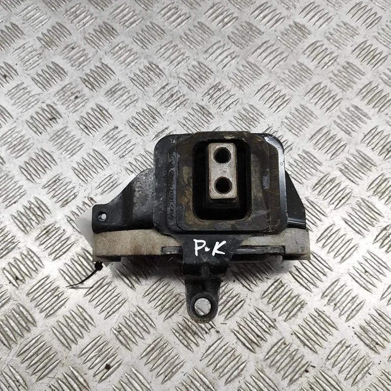 Dzinēja spilvens 21830D4100