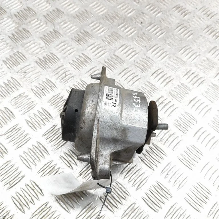 Engine mount bracket M8A26A002CB
