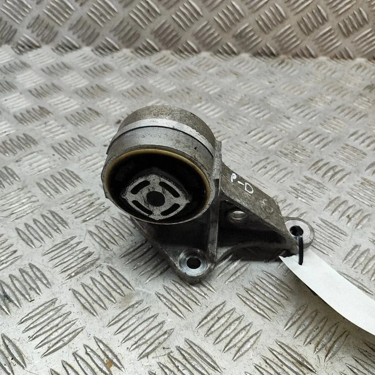 Engine mount bracket – Audi E-tron GT (2021-)