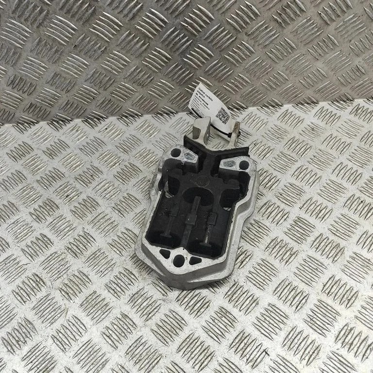 Dzinēja spilvens LX616P082DB