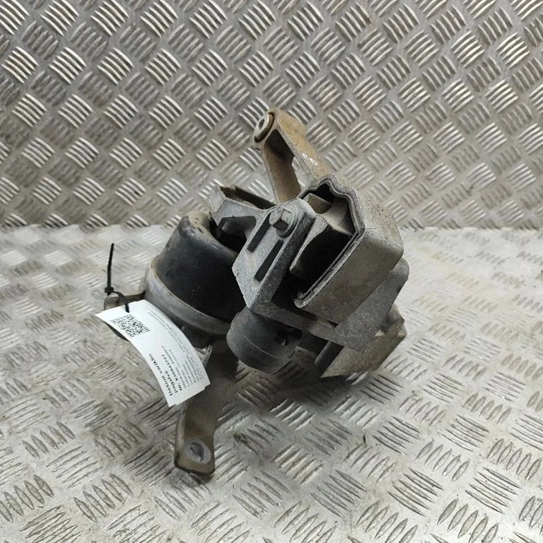 Dzinēja spilvens 7G926F012BA