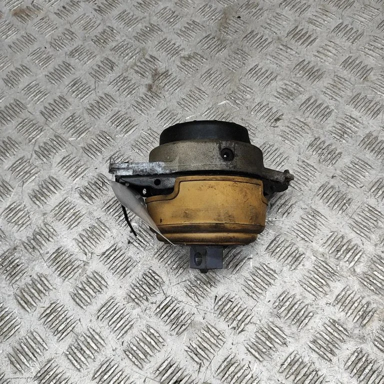 Engine mount bracket A1662403117