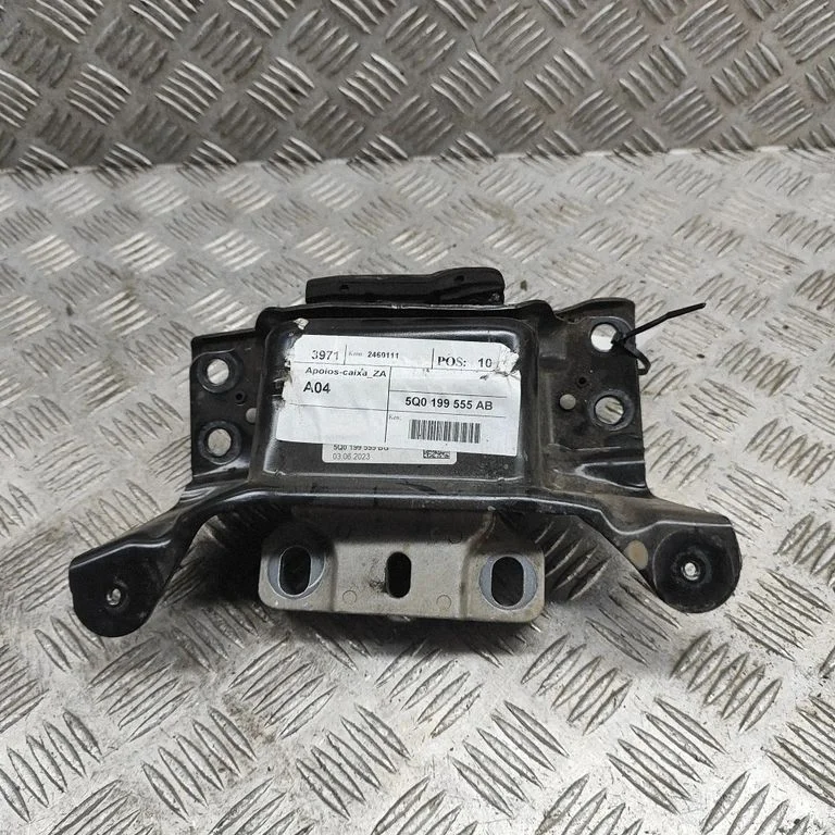 Engine mount bracket 5Q0199555AB