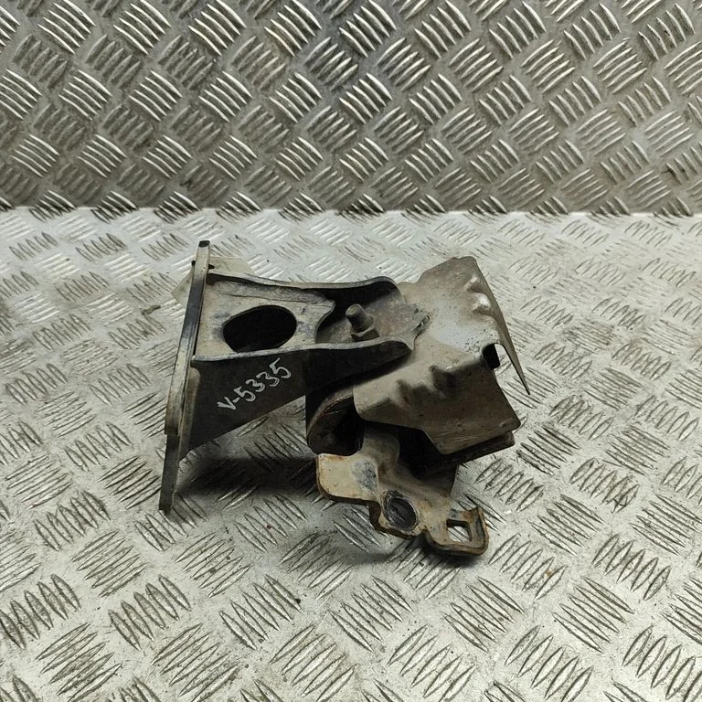 Dzinēja spilvens 112204KJ0B