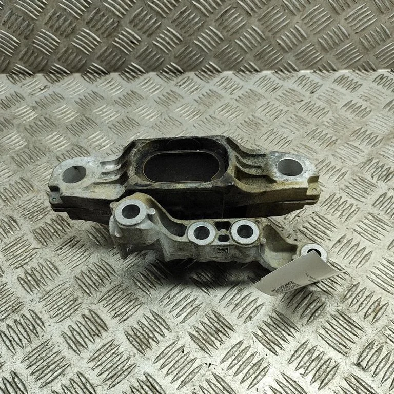 Dzinēja spilvens PZ117M121LB