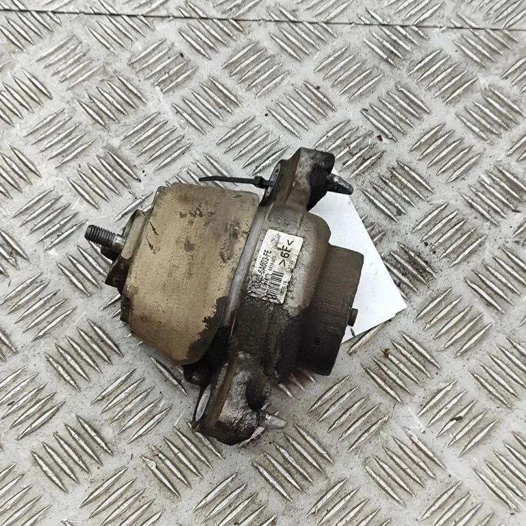 Engine mount bracket GX636A003FE