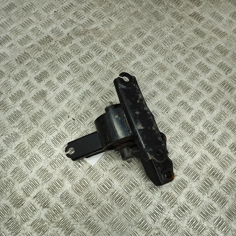 Engine mount bracket 50850TMBH53