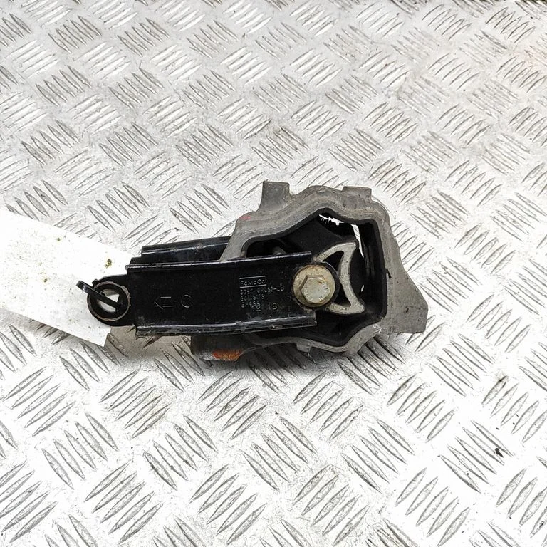 Dzinēja spilvens 6G926P082AB