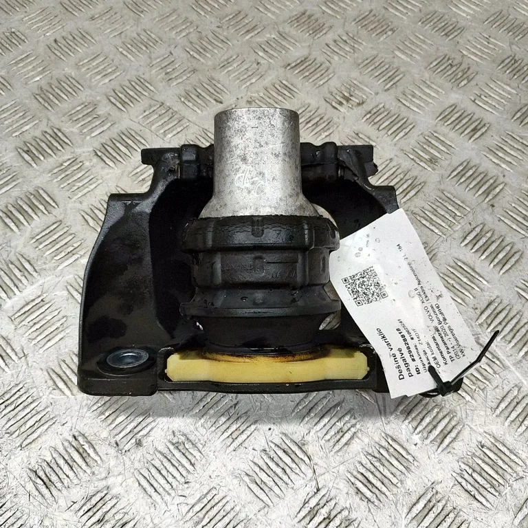 Dzinēja spilvens – Volvo XC90 (2014-)
