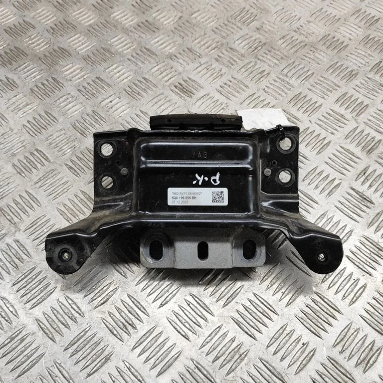 Dzinēja spilvens 5Q0199555BH