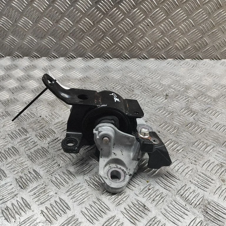 Engine mount bracket KDRB39070