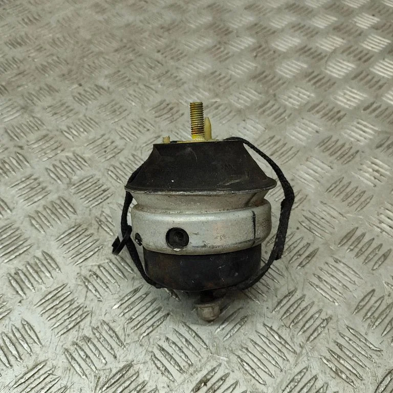 Dzinēja spilvens 5W936A003BB